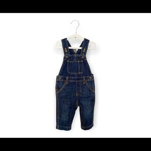 NWOT Old Navy overalls Size 3-6 months